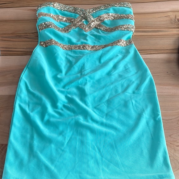 Dress - Picture 1 of 5